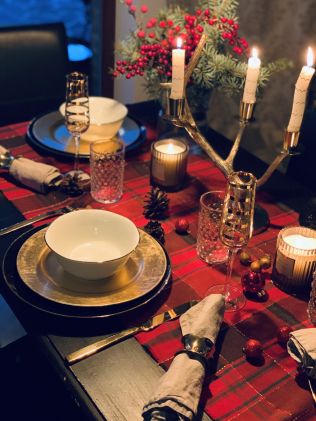 Vánoční tabule může být moderní nebo tradiční, ale vždy by měla být slavnostní  